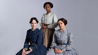 The Gray House 1x1 episode