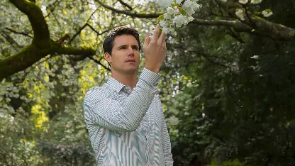 Upload 4x1 episode